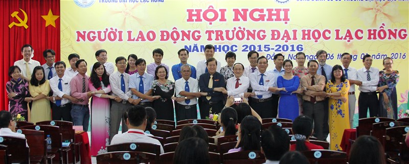 nghi thức bắt chéo tay