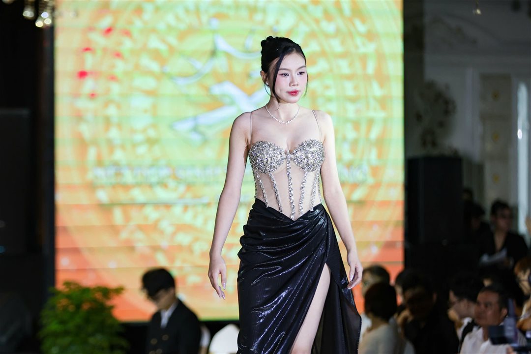 Chúc mừng sinh viên Trần Thị Bích Thư đạt danh hiệu Á Khôi 2
